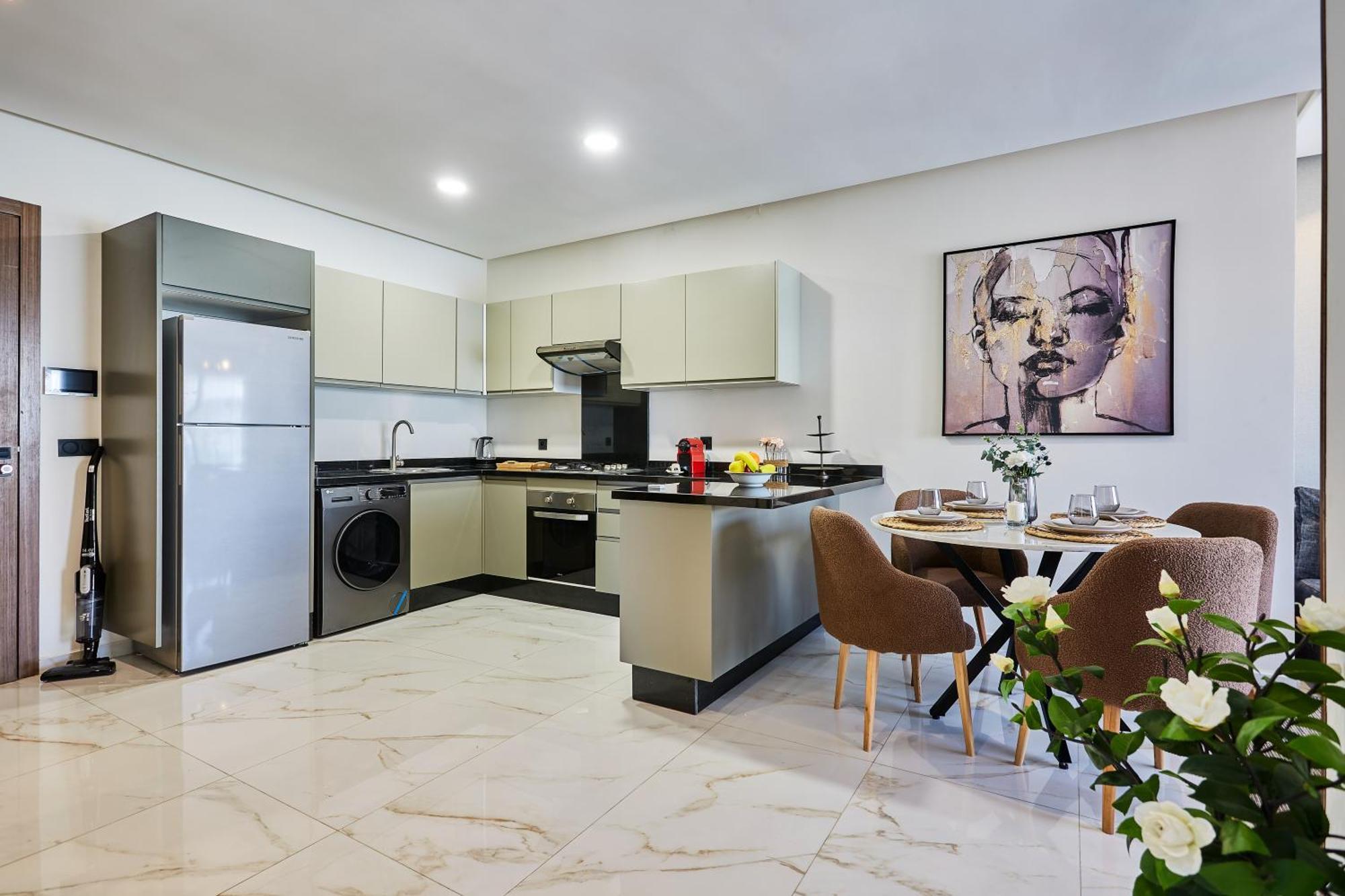Sleek And Modern 2-Bed Unit In Downtown Casa Apartment คาซาบลังกา ภายนอก รูปภาพ