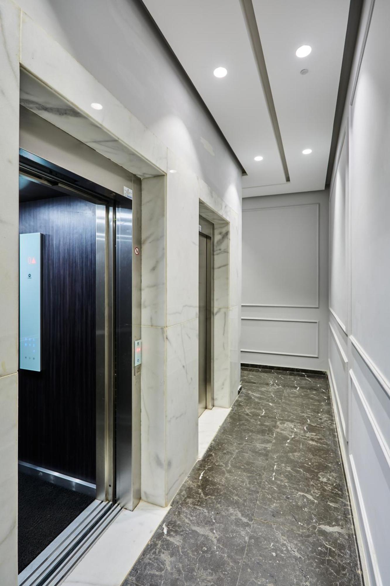 Sleek And Modern 2-Bed Unit In Downtown Casa Apartment คาซาบลังกา ภายนอก รูปภาพ